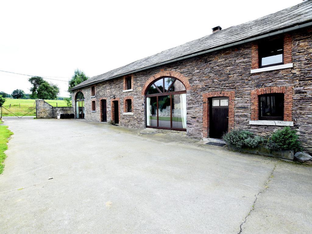 Ferienhaus Spacious In With Garden Lierneux