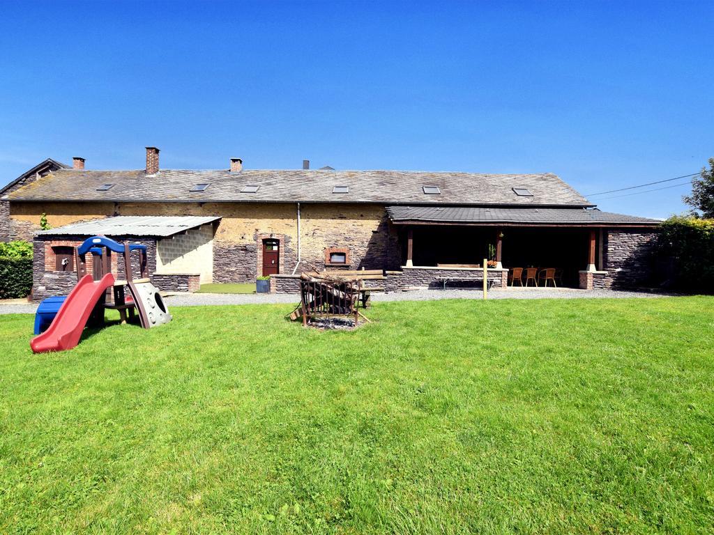 Spacious In With Garden Ferienhaus
