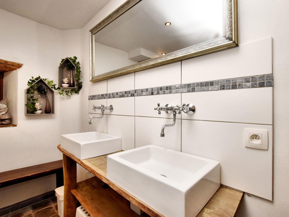Spacious In With Garden *