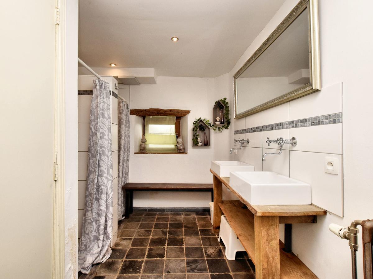 Spacious In With Garden Ferienhaus Lierneux