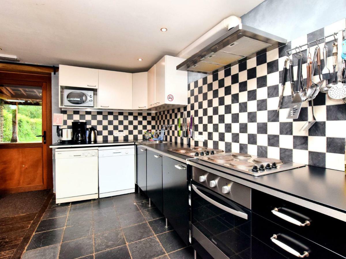 Ferienhaus Spacious In With Garden Lierneux